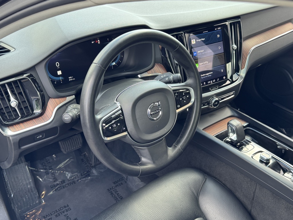 2024 Volvo S60 B5 Plus photo 11