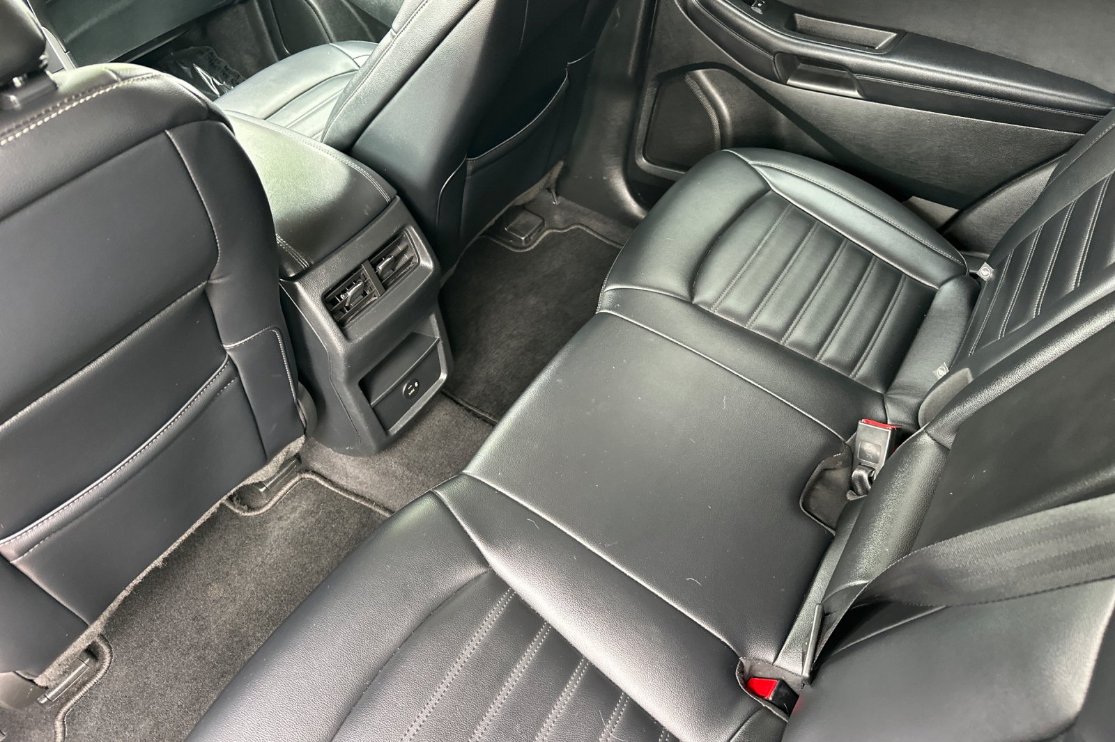 2022 Ford Edge SEL photo 11