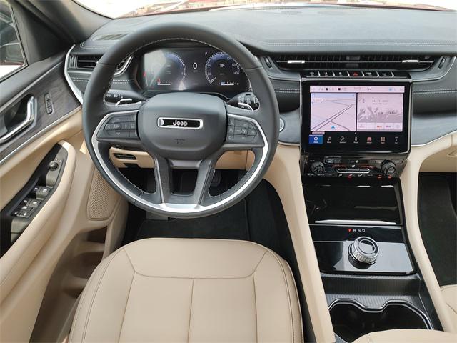 2025 Jeep Grand Cherokee Limited photo 7