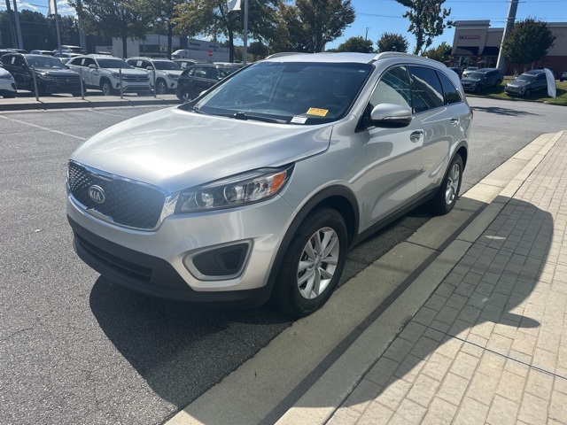 2018 Kia Sorento LX photo 3