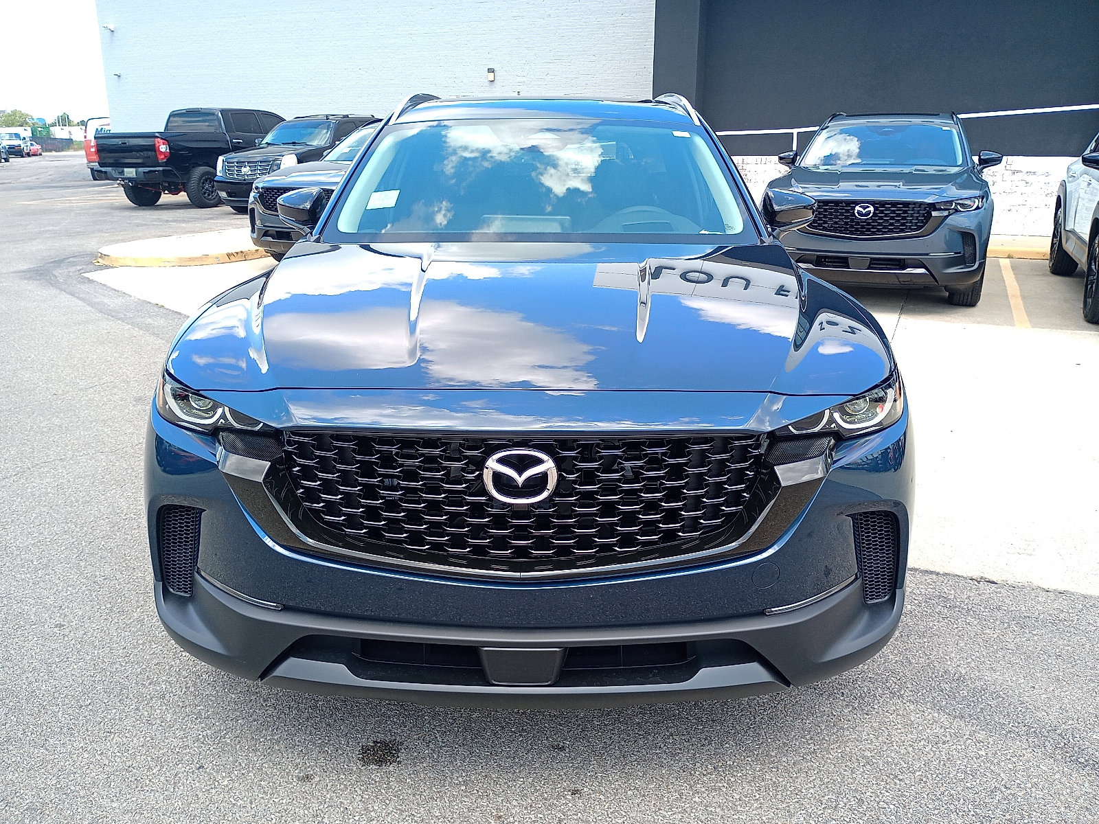 2025 Mazda CX-50 2.5 Premium Plus photo 3