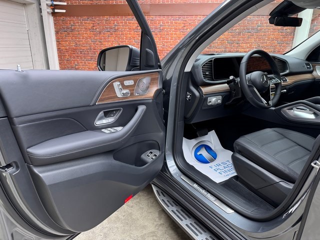 2026 Mercedes Benz GLE 450e 4MATIC photo 9