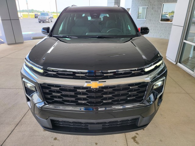 2025 Chevrolet Traverse photo 12