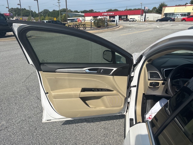 2016 Ford Fusion SE photo 7