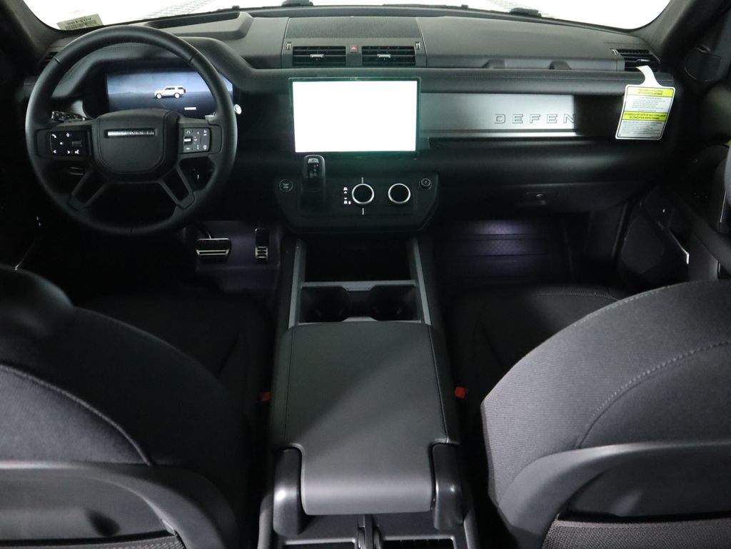 2025 Land Rover Defender 130 V8 photo 13