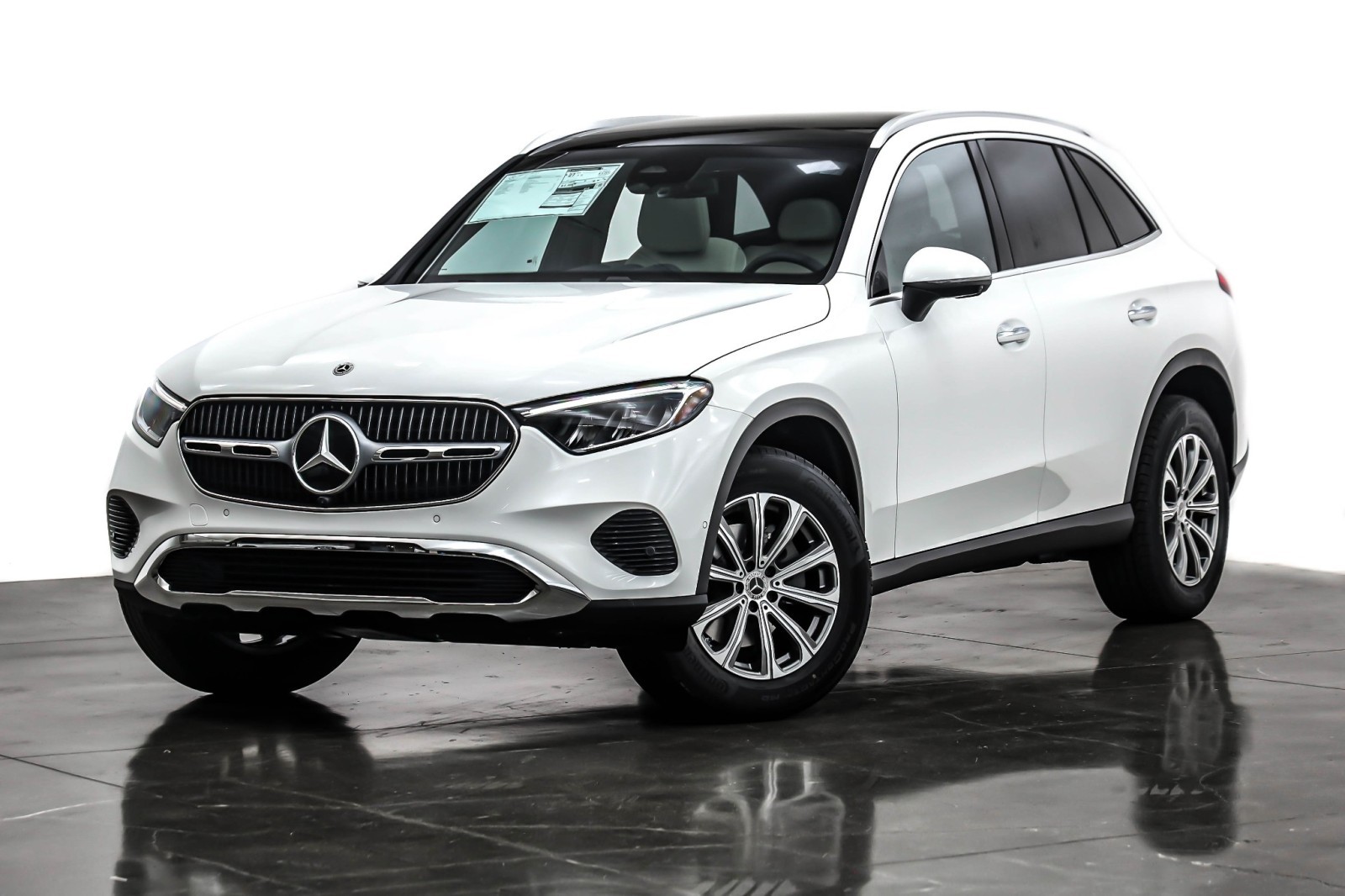 2026 Mercedes-Benz GLC Base's photo