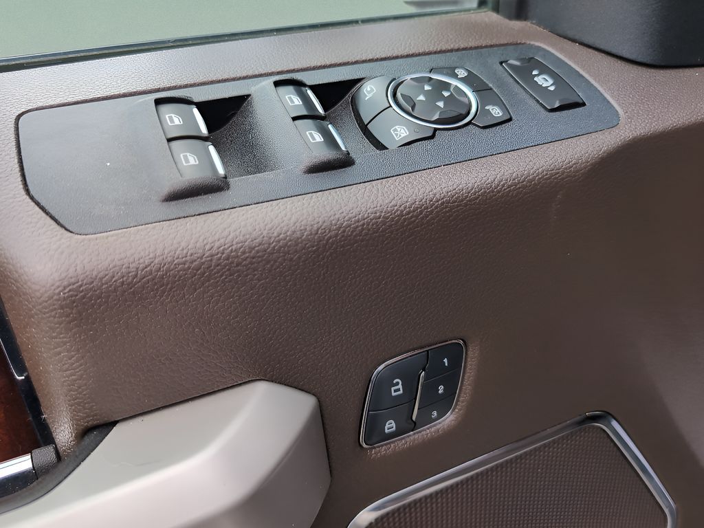 2018 Ford F-350 King Ranch photo 11