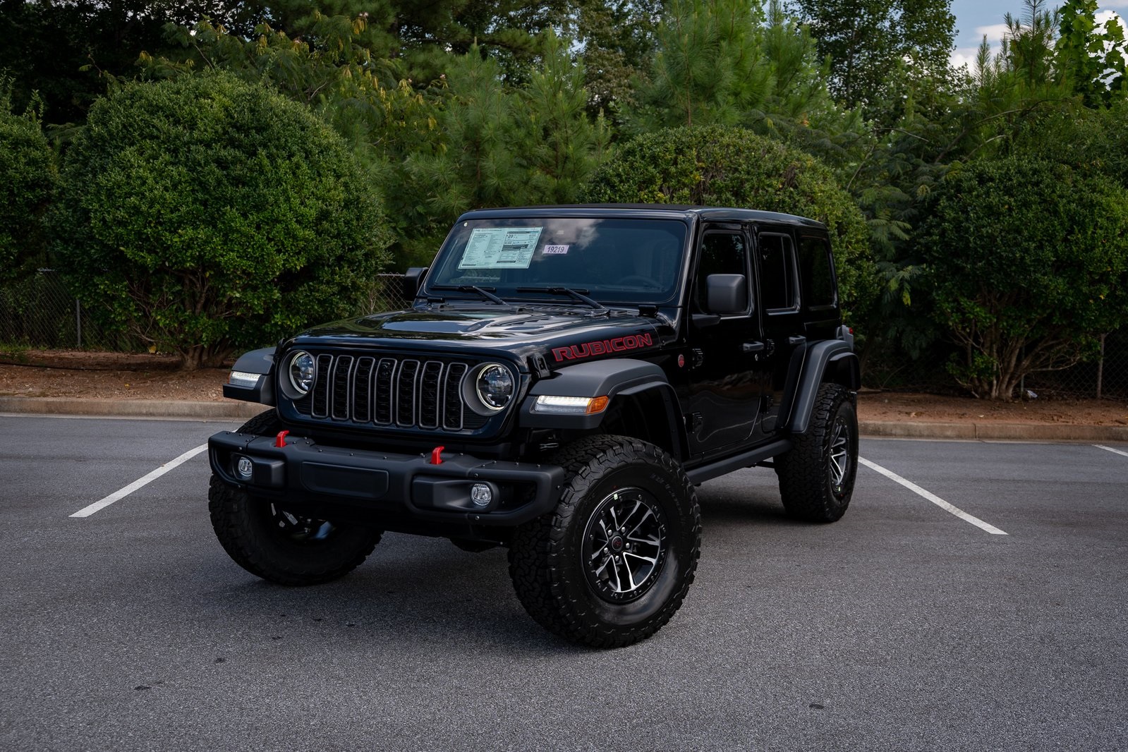 2025 Jeep Wrangler Rubicon photo 2