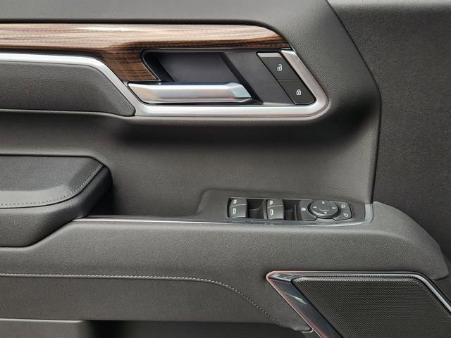 2025 Chevrolet Silverado 1500 LT photo 17