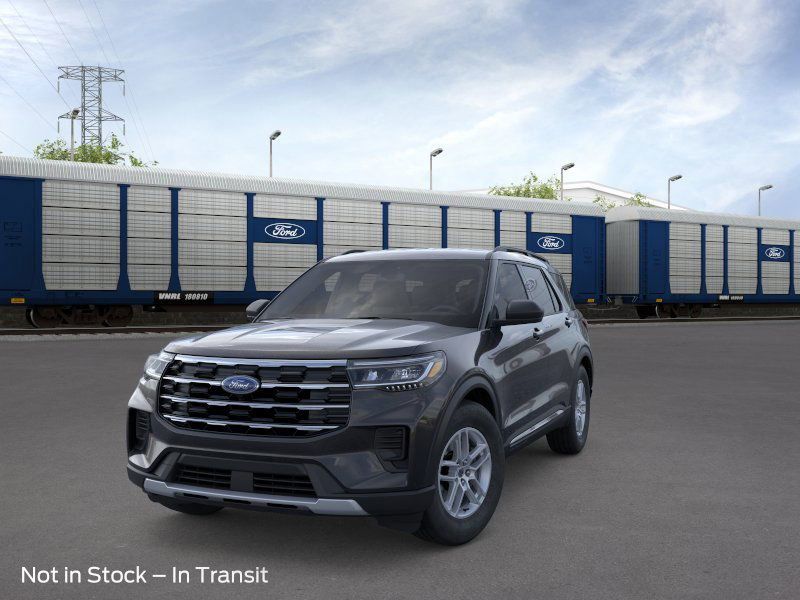 2025 Ford Explorer photo 2