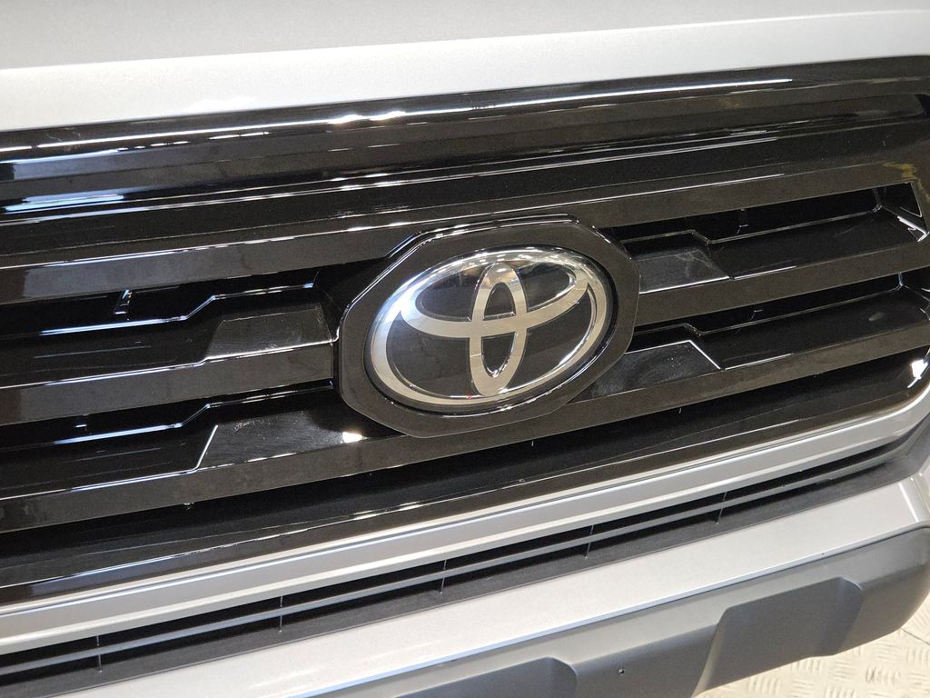 2020 Toyota Tacoma SR photo 11
