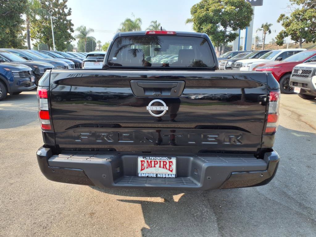 2025 Nissan Frontier King Cab SV photo 4