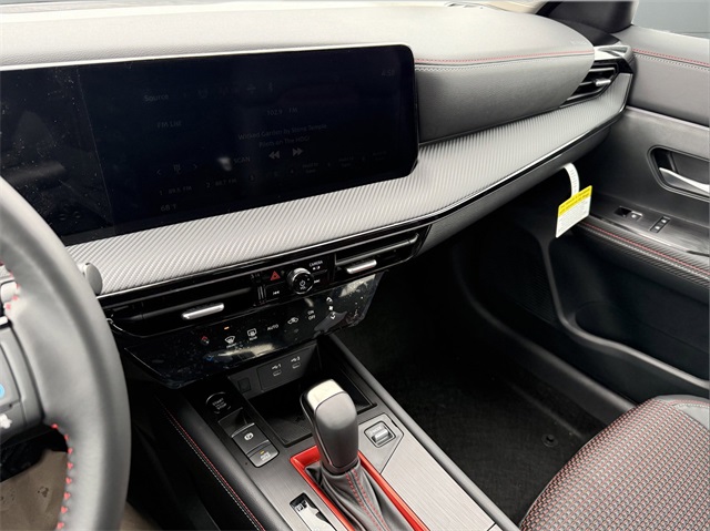 2025 Nissan Kicks SR photo 19