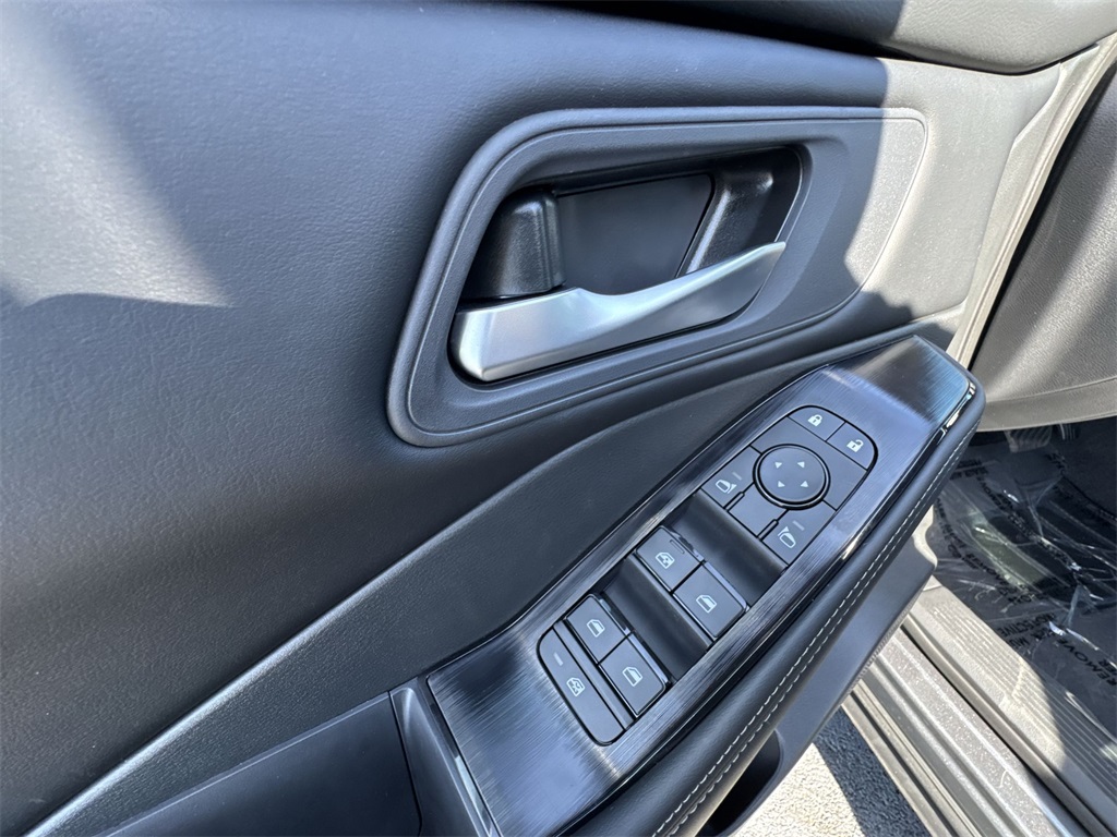 2026 Nissan Rogue SV photo 13