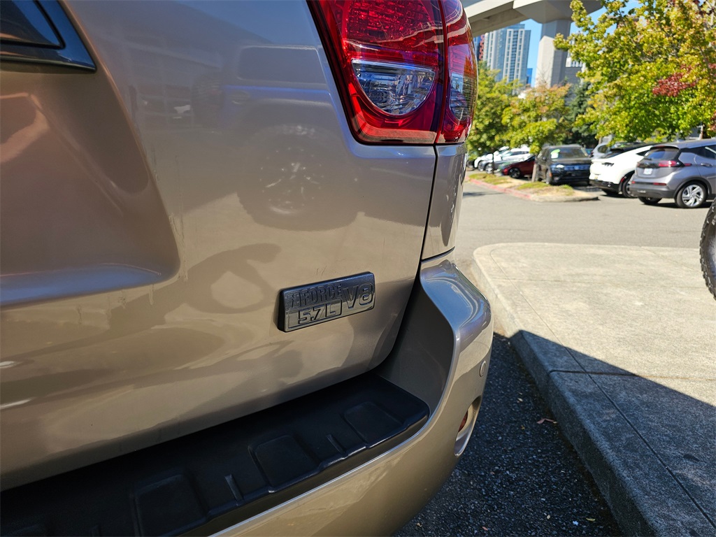 2008 Toyota Sequoia Platinum Sport photo 17