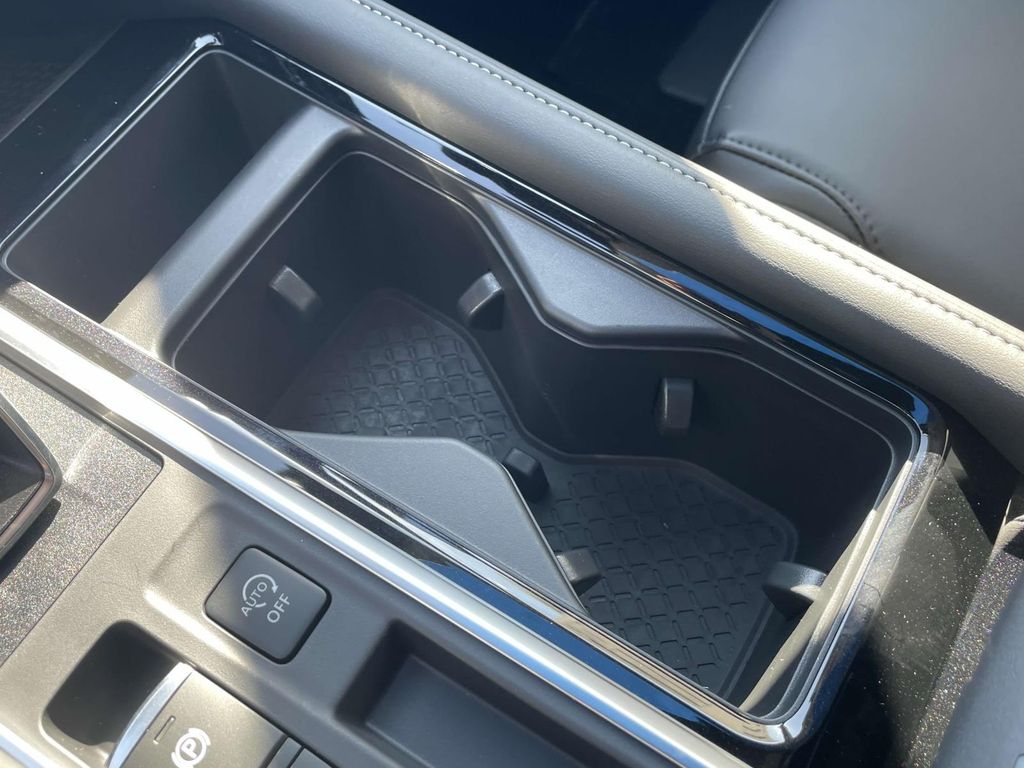 2025 Nissan Pathfinder SL photo 24