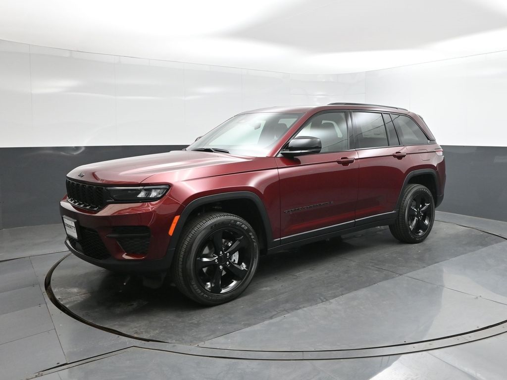 2025 Jeep Grand Cherokee Altitude's photo