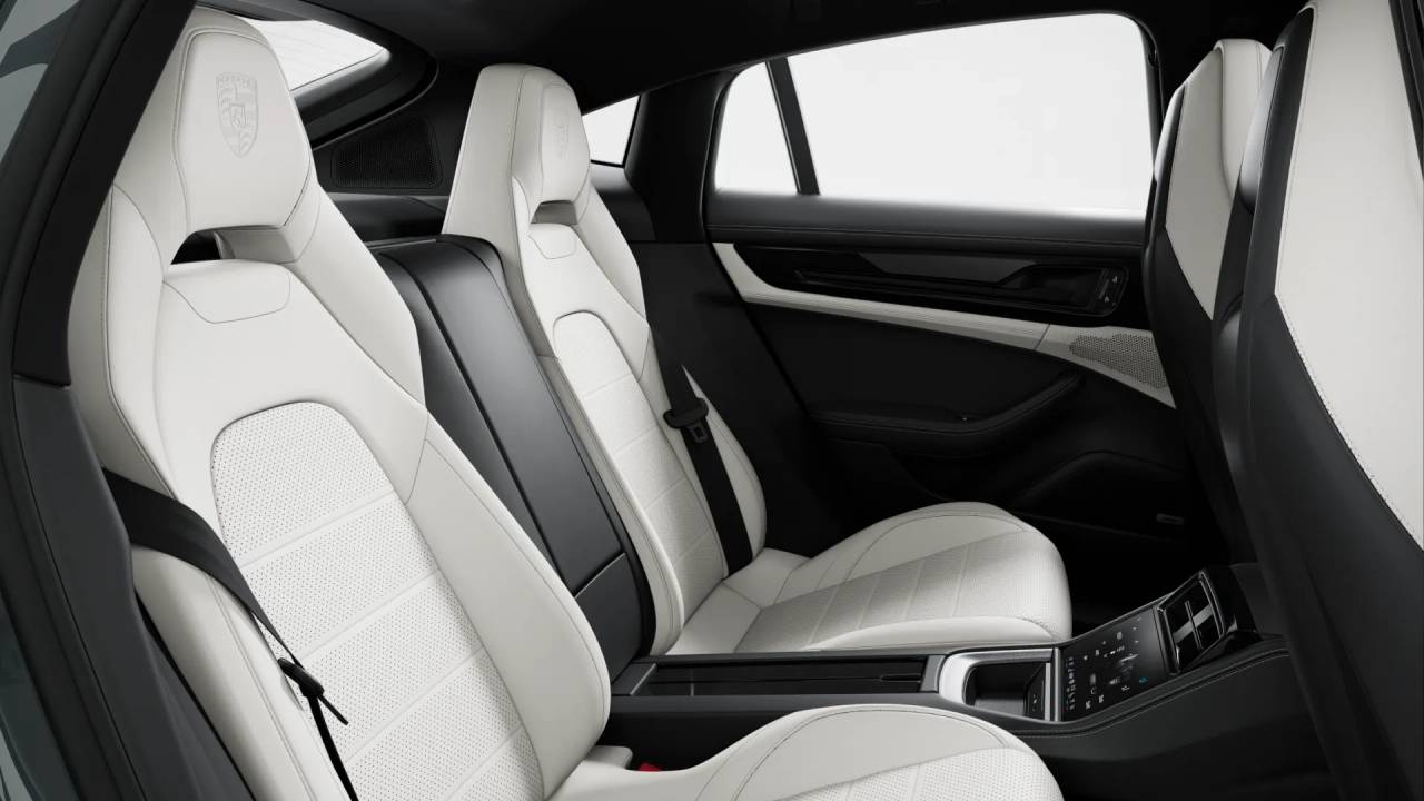 2026 Porsche Panamera 4 photo 10
