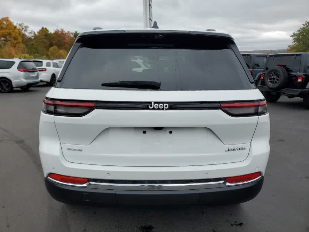2025 Jeep Grand Cherokee Limited photo 4