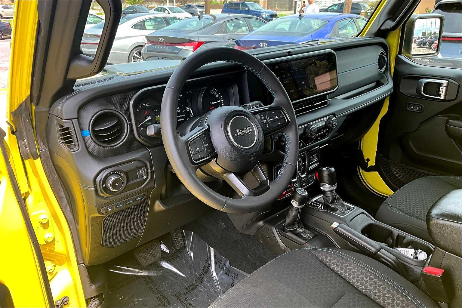 2024 Jeep Wrangler 4xe Rubicon photo 16