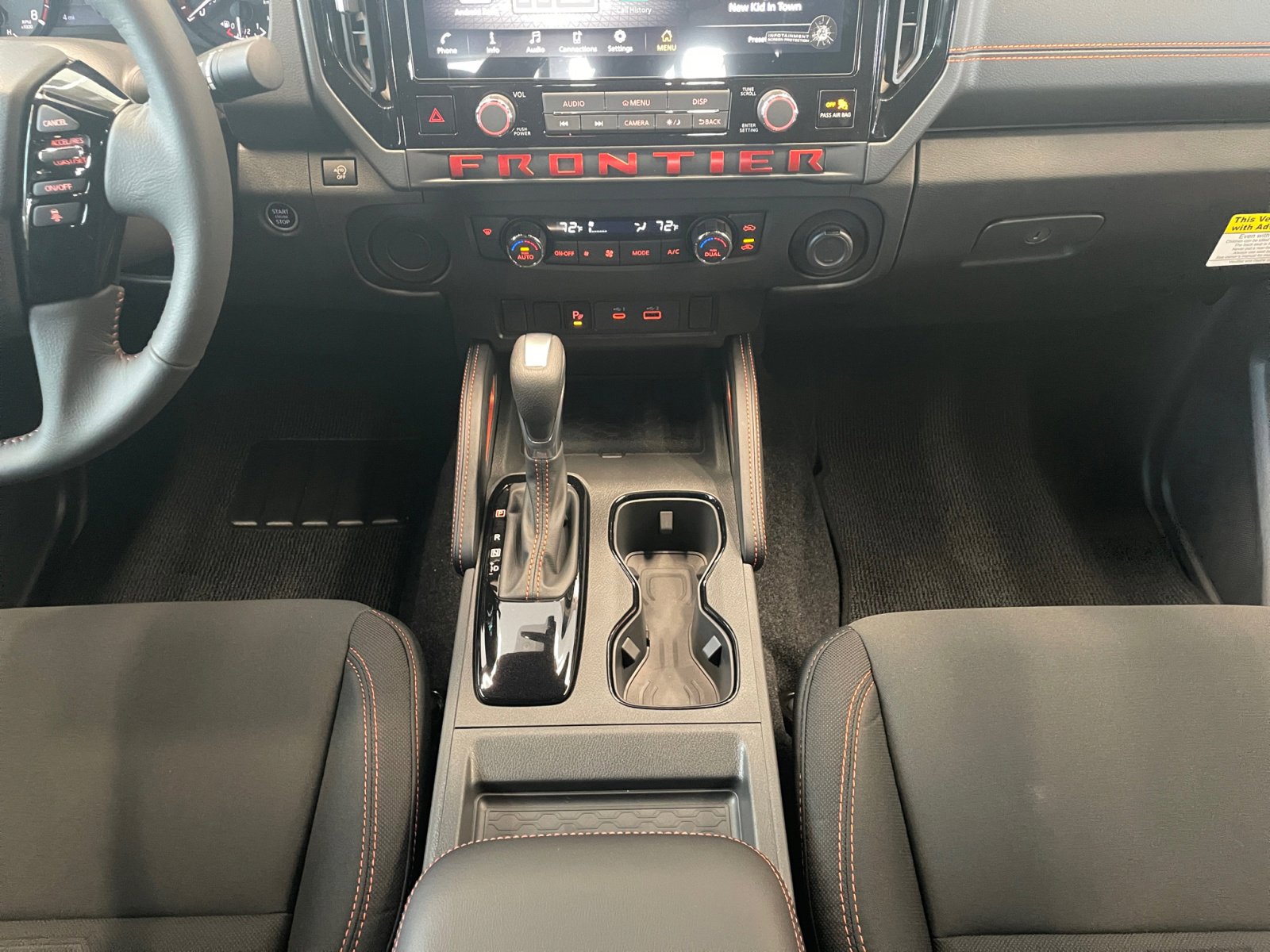 2025 Nissan Frontier PRO-X photo 12