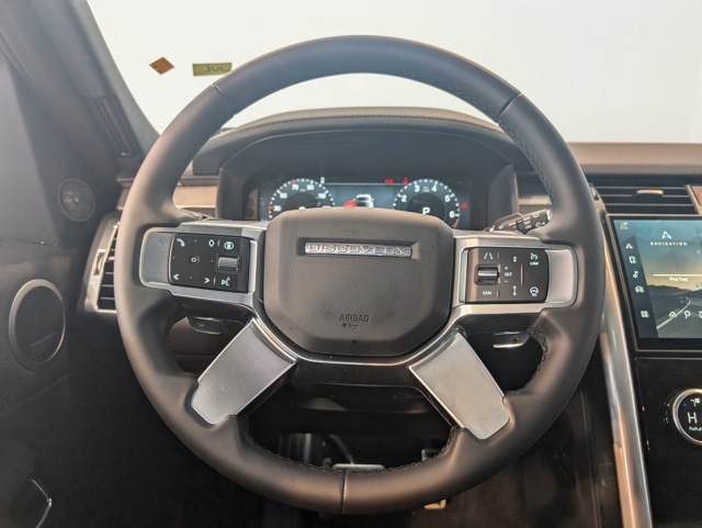 2025 Land Rover Discovery SE photo 12