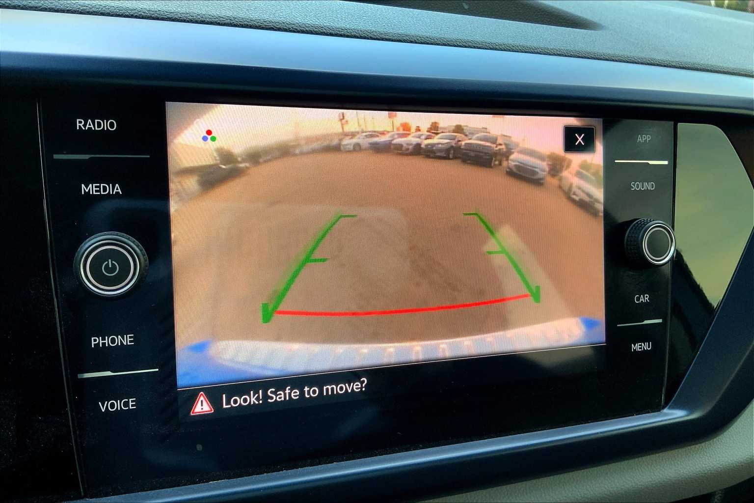 2022 Volkswagen Taos SE photo 25