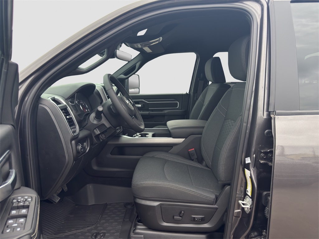 2025 Ram 2500 Big Horn photo 8