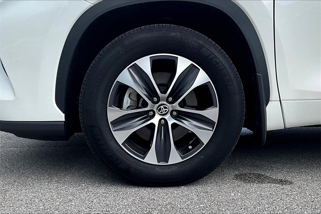 2020 Toyota Highlander XLE photo 31