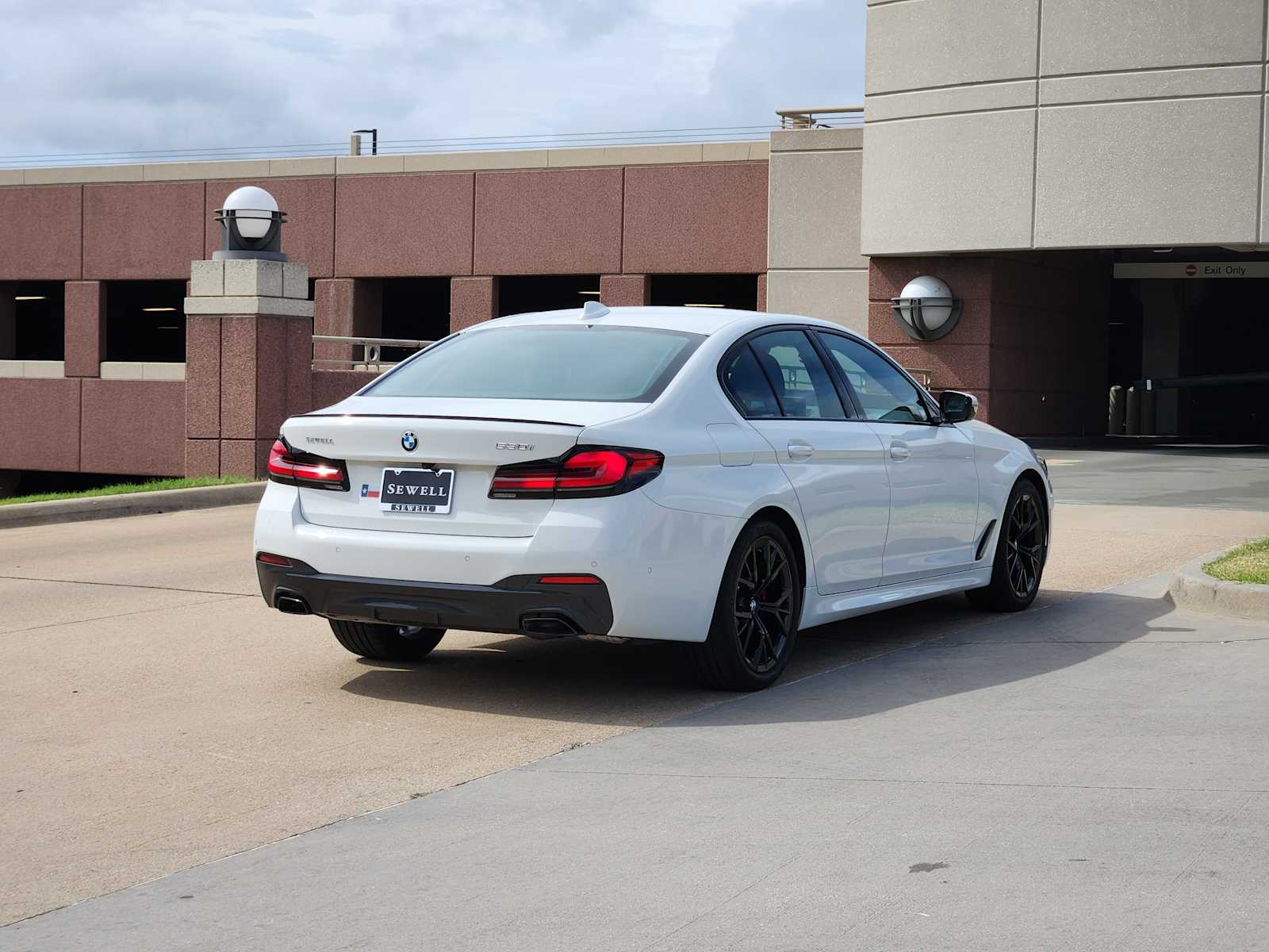 2023 Bmw 530i photo 4
