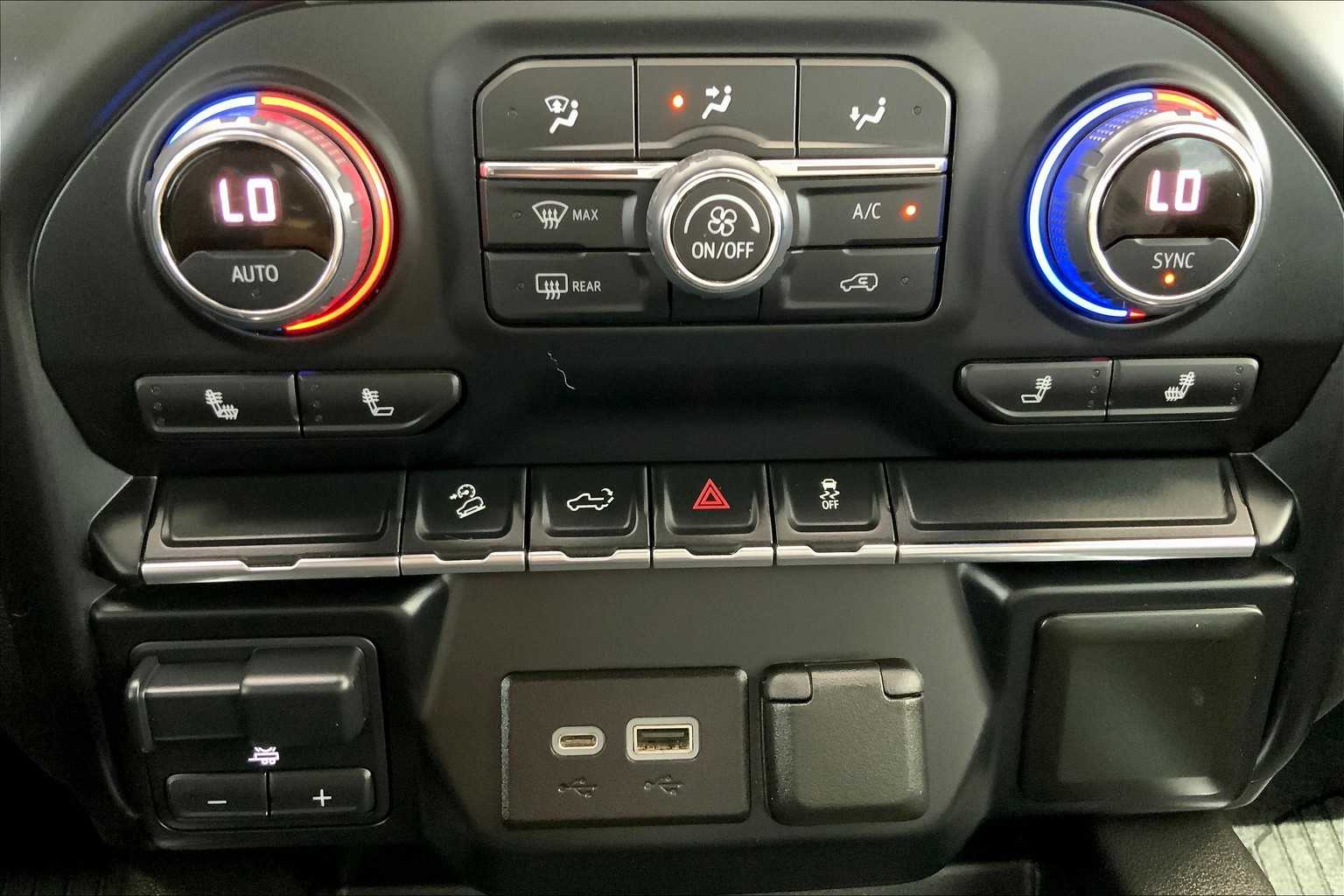 2021 Chevrolet Silverado 1500 RST photo 30