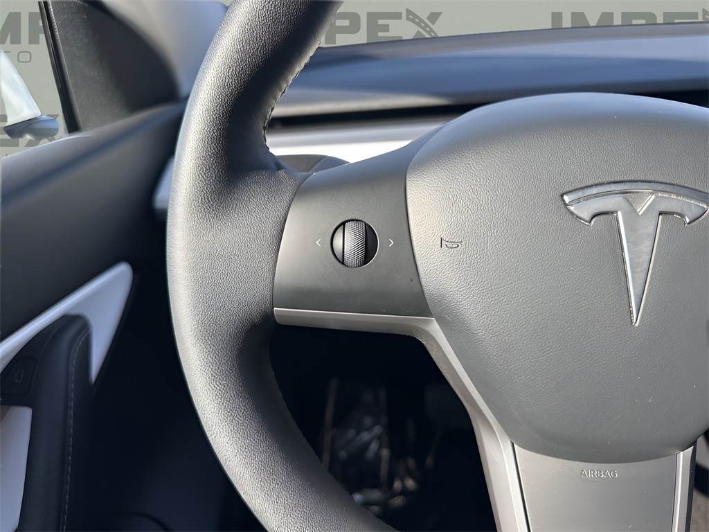 Used 2021 White Tesla Long Range image 15