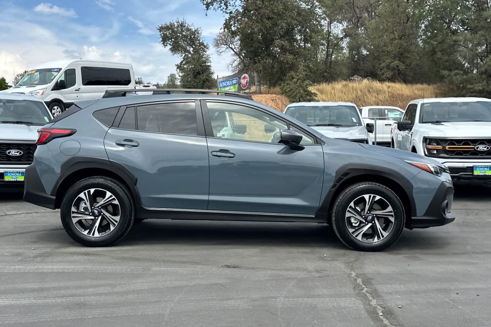 2025 Subaru Crosstrek Premium photo 4