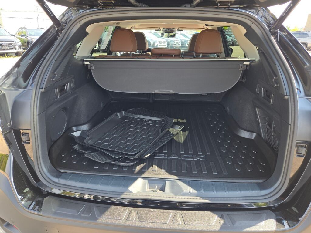 2023 Subaru Outback Touring XT photo 12