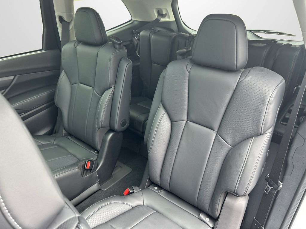 2025 Subaru Ascent Limited photo 19