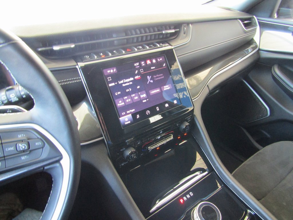 2022 Jeep Grand Cherokee Altitude photo 21