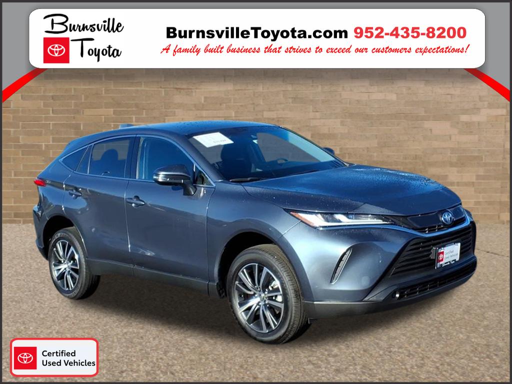 2023 Toyota Venza LE's photo
