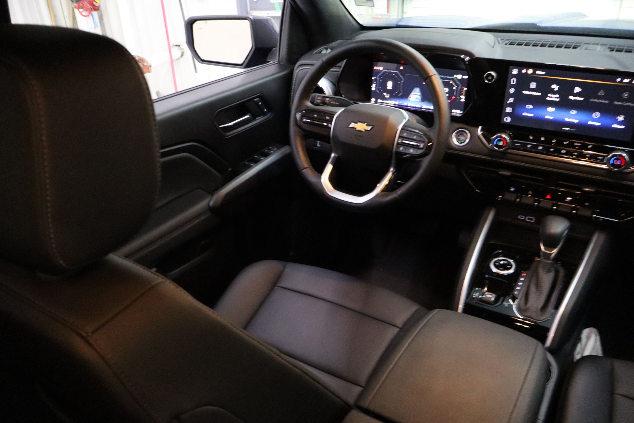 2024 Chevrolet Colorado LT photo 24