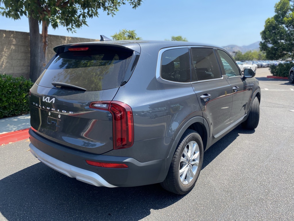 2022 Kia Telluride LX photo 5