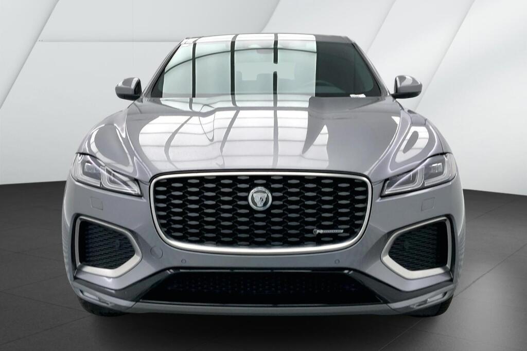 2025 Jaguar F-PACE P250 R-Dynamic S photo 2