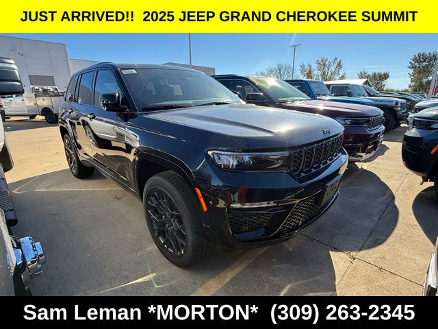 2025 Jeep Grand Cherokee Summit's photo