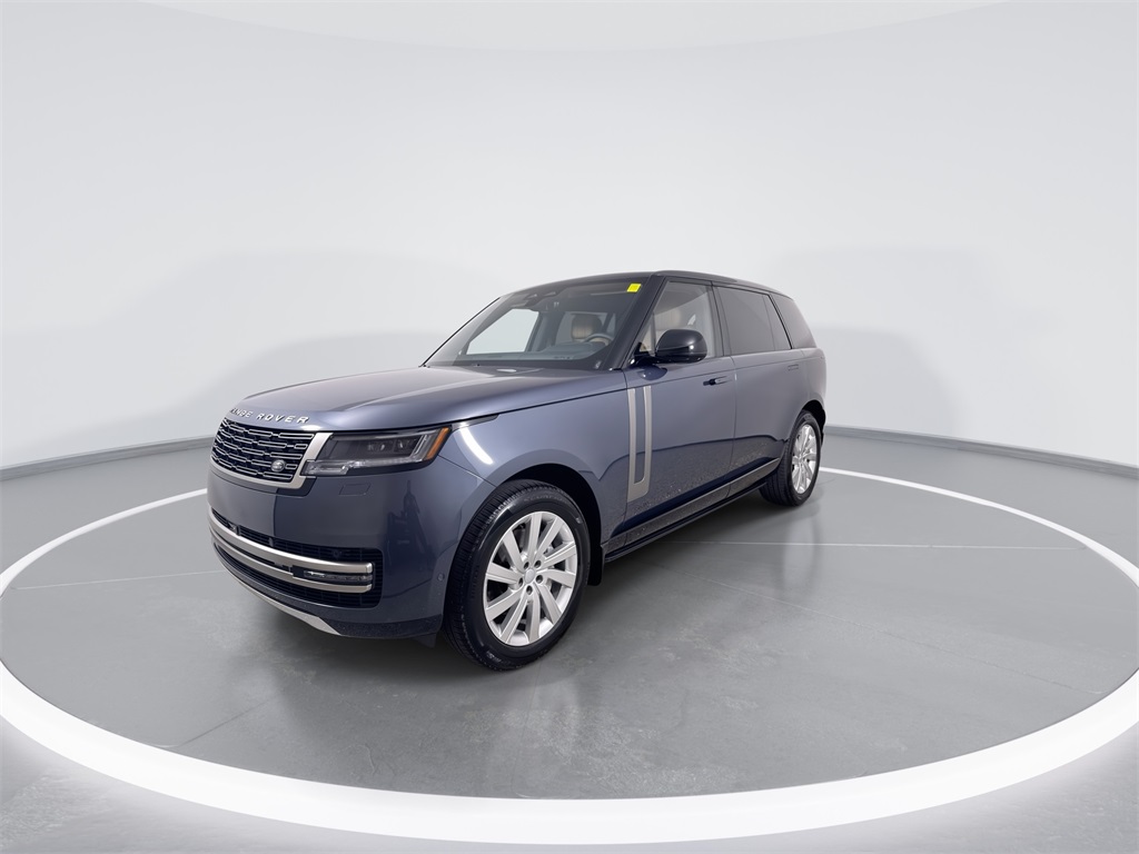2025 Land Rover Range Rover SE photo 3