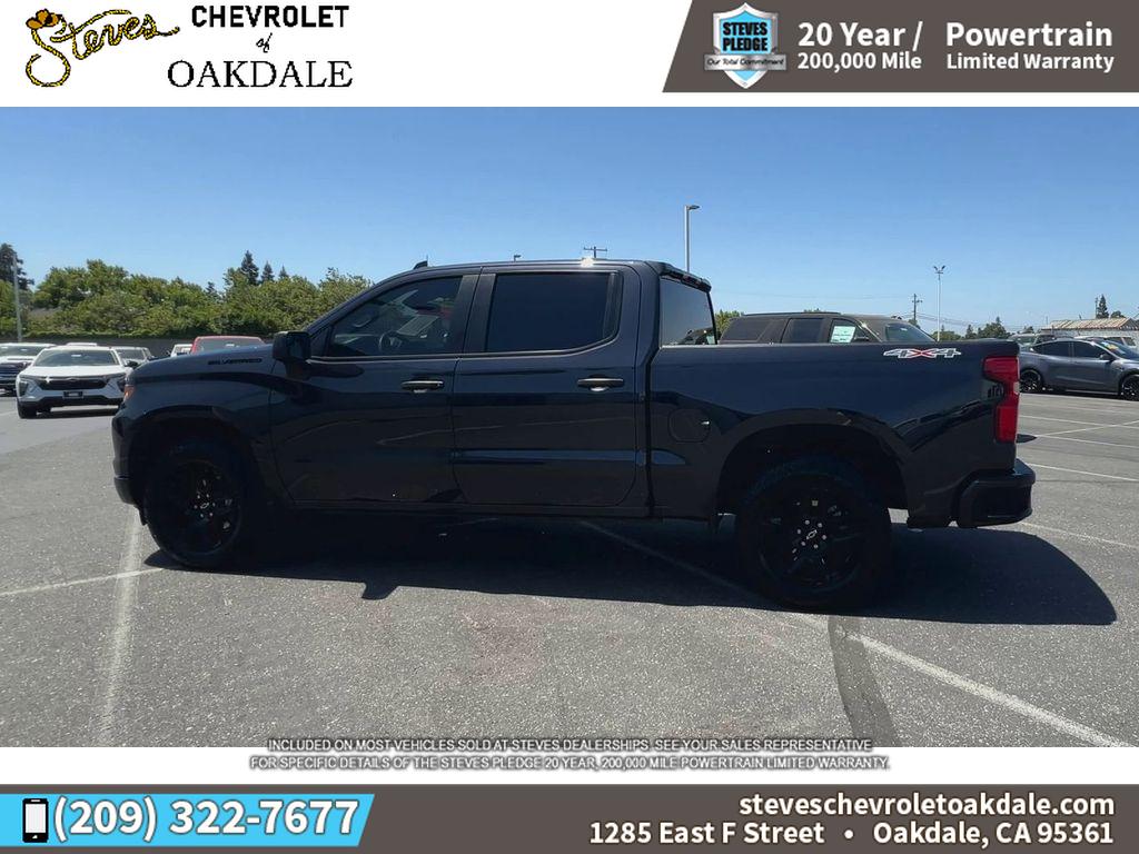 2023 Chevrolet Silverado 1500 Custom photo 2