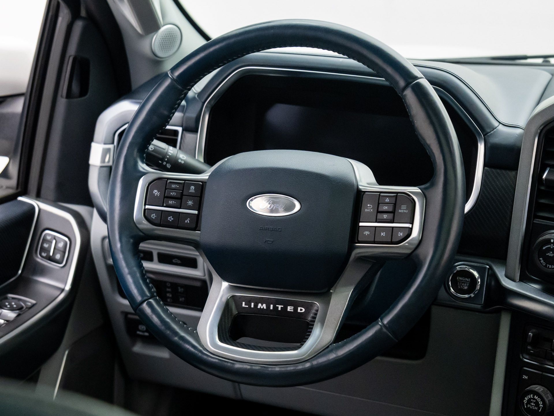 2022 Ford F-150 Limited photo 9