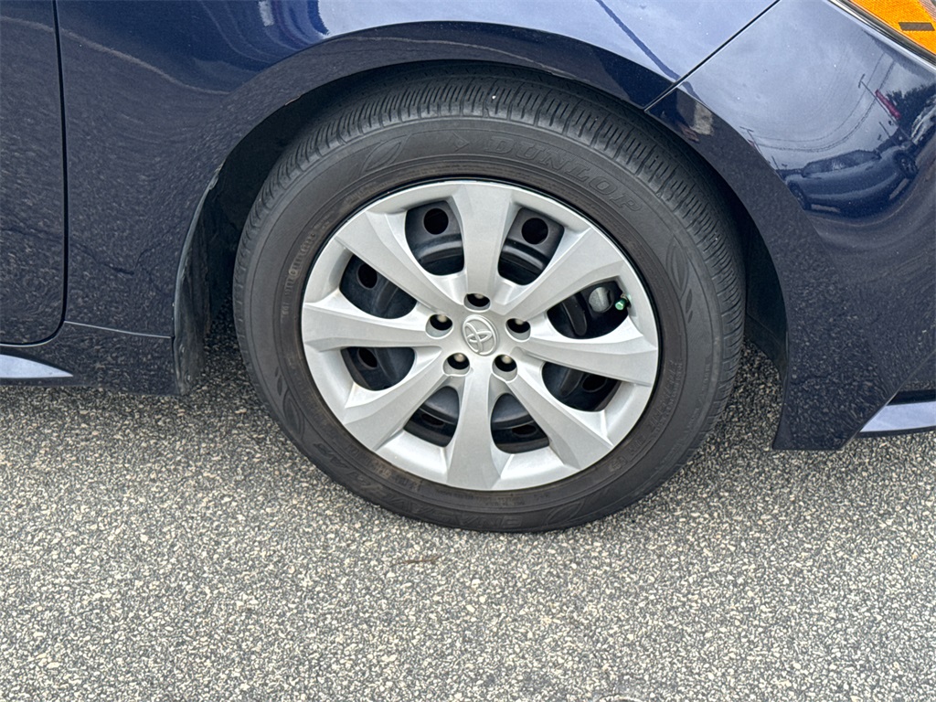 2023 Toyota Corolla LE photo 10