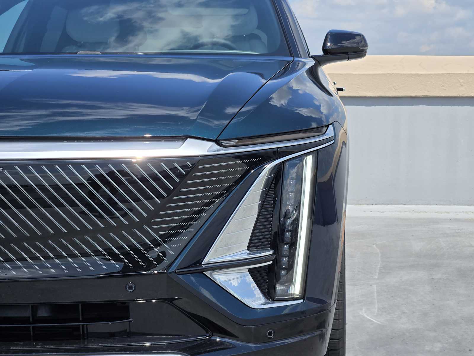 2025 Cadillac Lyriq Luxury photo 5