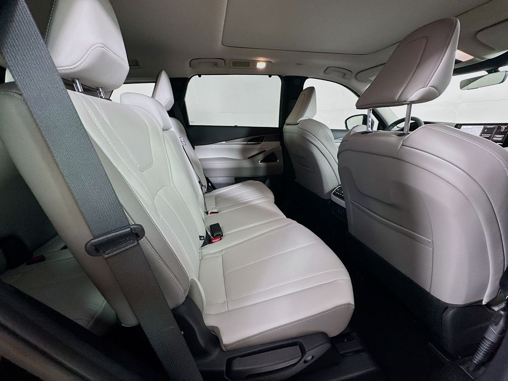 2026 Infiniti QX60 Luxe photo 30