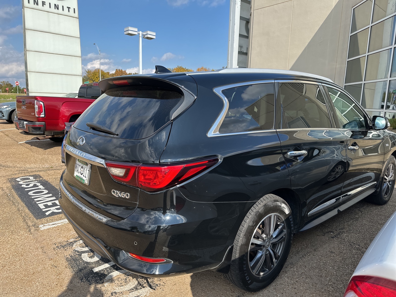 2019 Infiniti QX60 Luxe photo 4