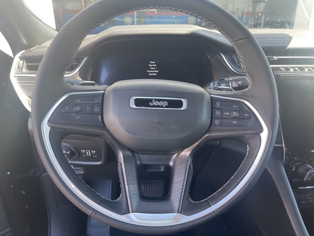 2025 Jeep Grand Cherokee Limited photo 12