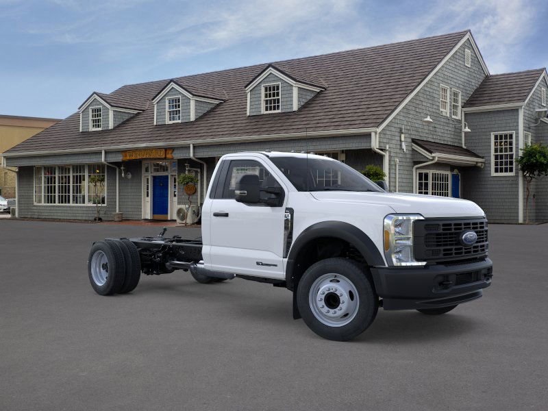 2025 Ford F-450 photo 3